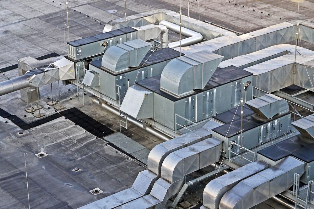 Commercial rooftop HVAC ductwork and ventilation system